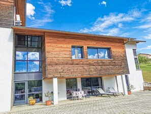 Front of property - Domaine de la Rue de la Tour SAS (Valsonne)
