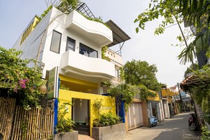 Fachada de la propiedad