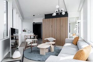 1 bedroom, hypo-allergenic bedding, individually decorated - "KANSI" Penthouse – Hot Tub & 60m² Terrace (Tampere)