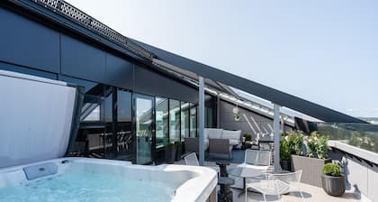 15th Floor Penthouse with Jacuzzi & 60m2 Terrace
