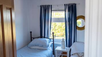 3 bedrooms, iron/ironing board, travel crib, WiFi