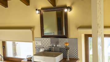 Romantic Apartment (La Llonga) | 2 bedrooms, free WiFi