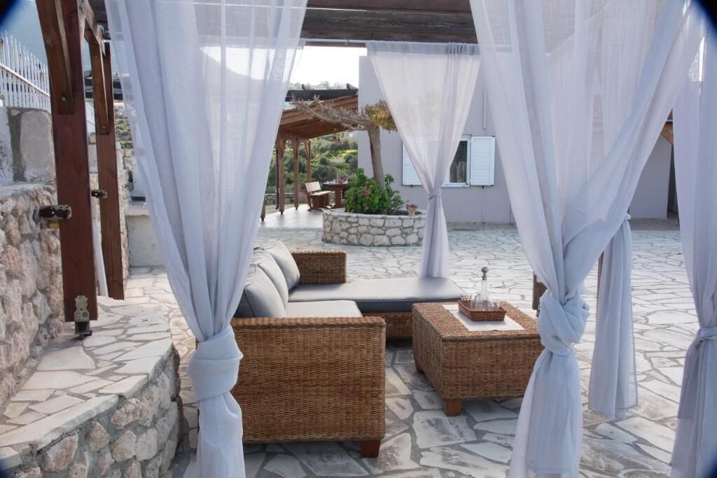 BH409 - R25 - Villa Chania