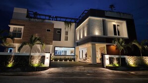 Exterior - PURNAMA BALIGE HOTEL (Balige)
