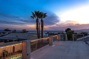 المنطقة المحيطة بالمنشأة