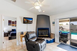 Smart TV - HavaMemorable Stay | Pool | Spa | Firepit | VIEWS! (Lake Havasu City)