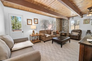 TV, fireplace - Modern Lake Cabin for Family, Friends and Pets! (Big Bear Lake)