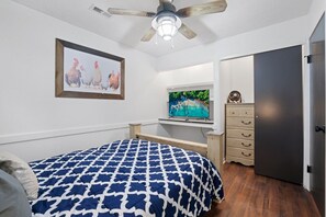 5 Schlafzimmer, Schreibtisch, Bügeleisen/Bügelbrett, kostenloses WLAN