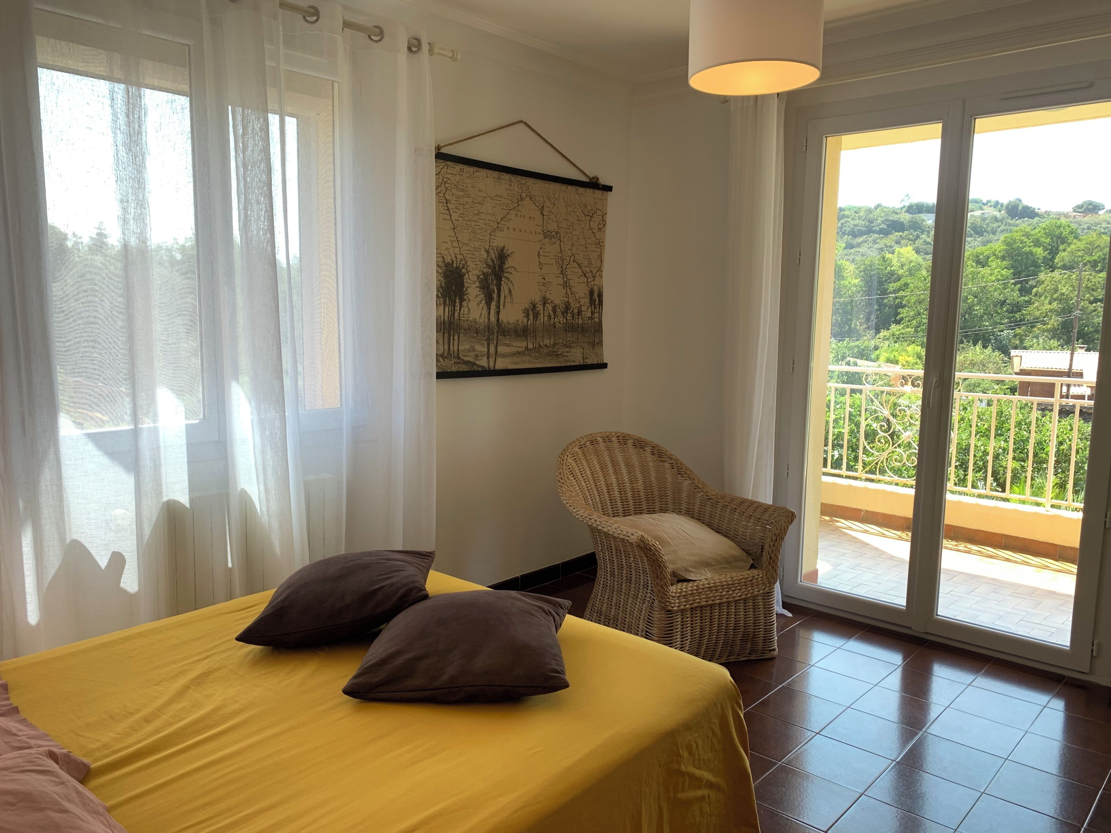 4 chambres, fer et planche à repasser, lit parapluie, Wi-Fi gratuit