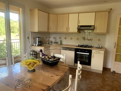 SPACIOUS TOP OF VILLA