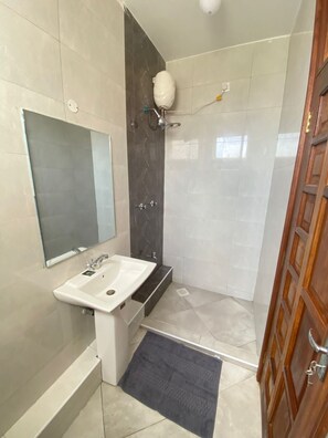 Bathroom - Krish Plaza Apartments (Mombasa)
