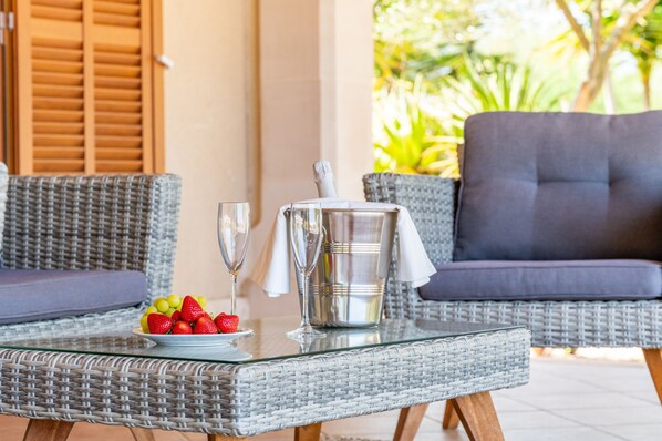 المنطقة المحيطة بالمنشأة