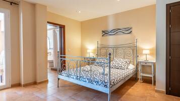 6 chambres, fer et planche Ă repasser, Wi-Fi gratuit, draps fournis