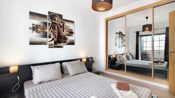 4 bedrooms, iron/ironing board, free WiFi, bed sheets