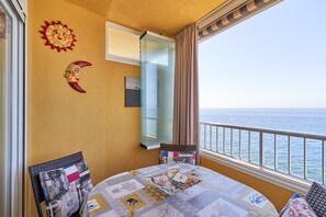 Dining - Apartment "Piso El Paraiso Almuñécar" with Sea View, Terrace & Wi-Fi (Almunecar)