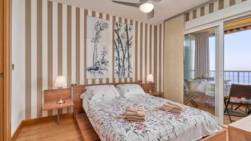 2 slaapkamers, een strijkplank/strijkijzer, gratis wifi, beddengoed