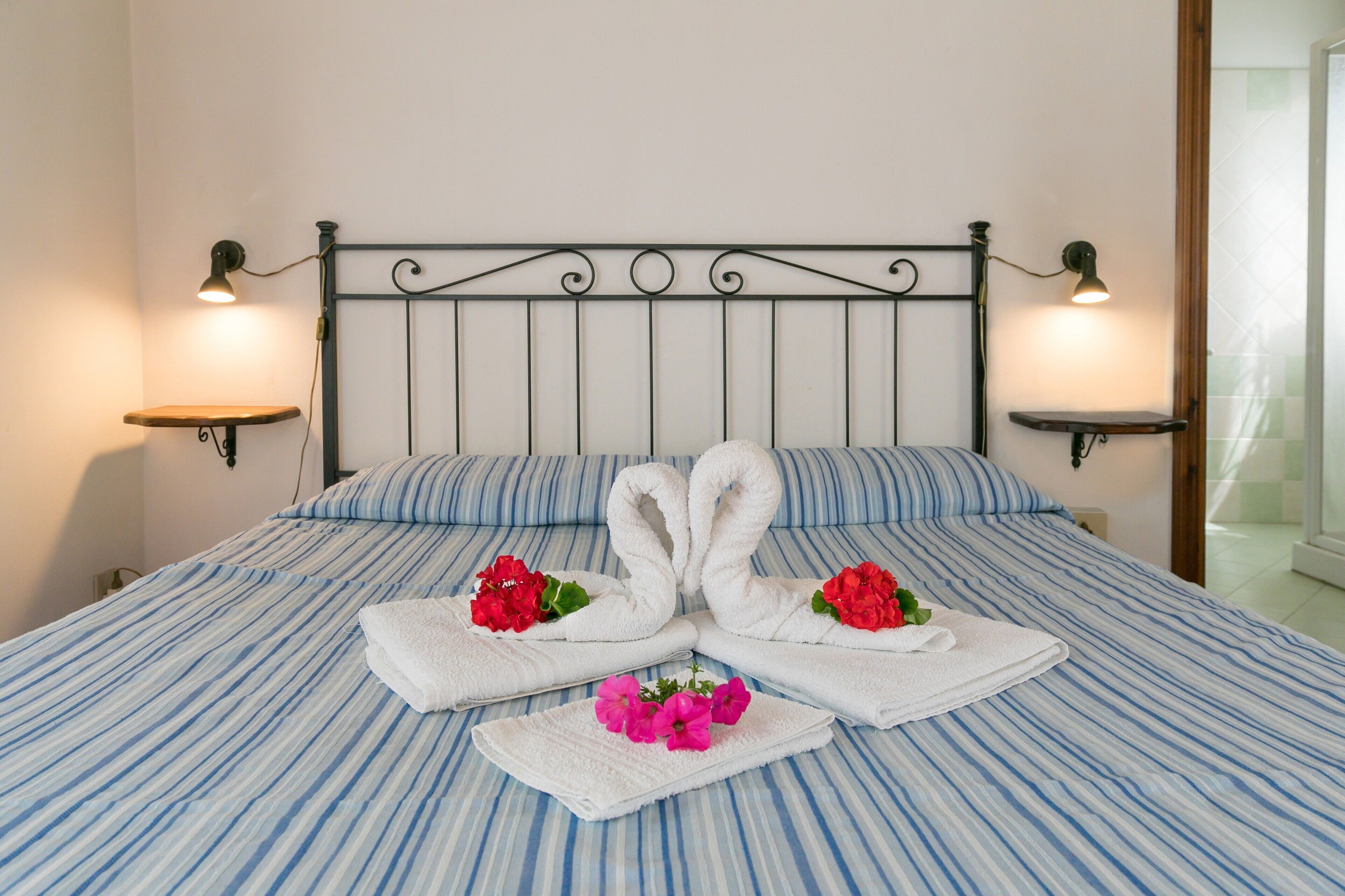 1 chambre, fer et planche à repasser, Wi-Fi gratuit, draps fournis