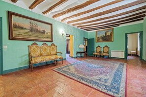 Interior - Holiday Home 'Bonastre' with Mountain View, Private Pool and Wi-Fi (Bonastre)