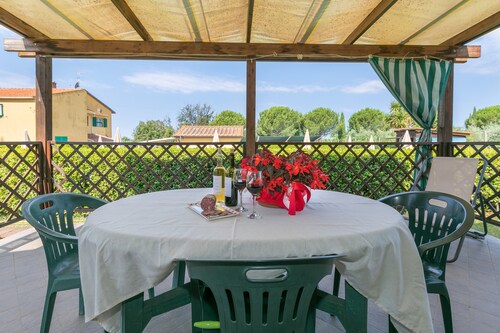 Bauernhof "Il Pino - Mandorlo" mit Gemeinschaftspool, privater Terrasse und WLAN