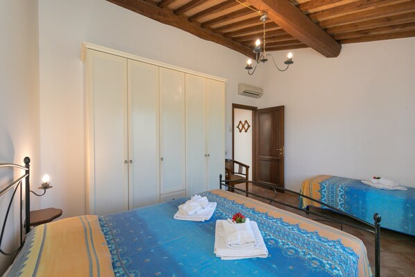 1 bedroom, iron/ironing board, free WiFi, bed sheets - Farmhouse "Il Pino - Olivo" with Shared Pool, Private Terrace & Wi-Fi (Cecina)