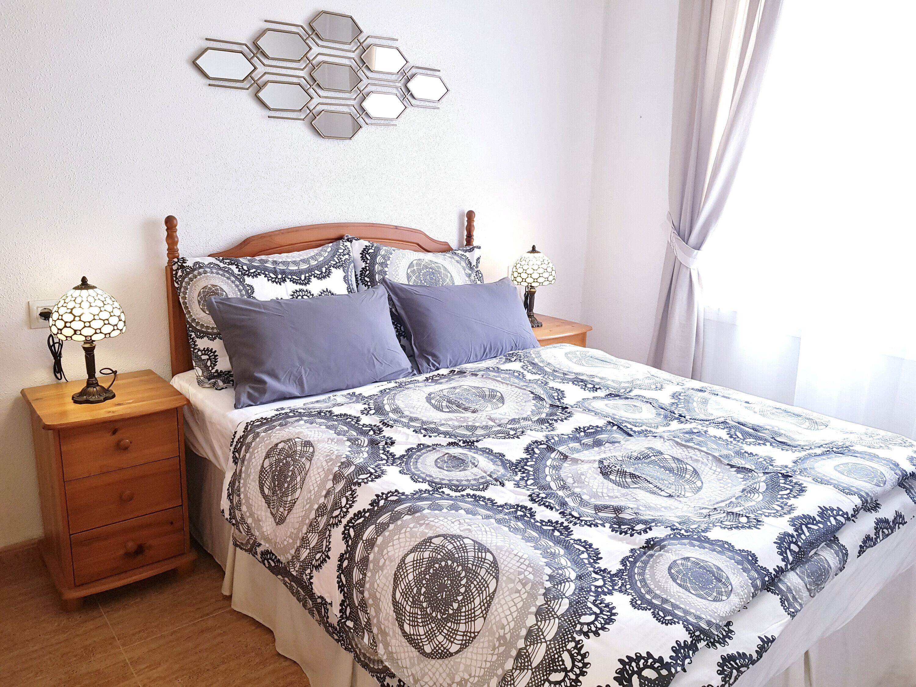 2 slaapkamers, een strijkplank/strijkijzer, gratis wifi, beddengoed