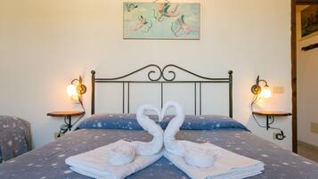 1 chambre, fer et planche Ă repasser, Wi-Fi gratuit, draps fournis