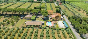 Apartment "Il Pino - Leccio" with Shared Pool & Wi-Fi