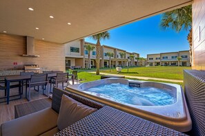 �تناول الطعام بالخارج