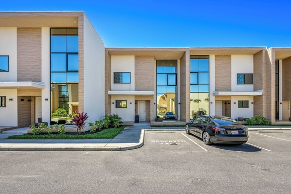 Luokittelematon kuva, 1 kautta 48, painike