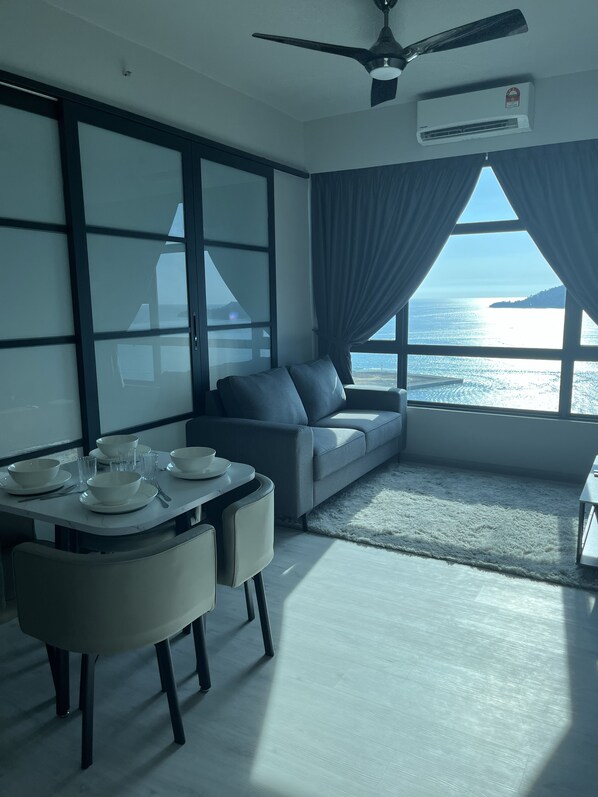 Dining - Stunning Homestay | 25th floor Sea & Sunset view | City Center (Kota Kinabalu)