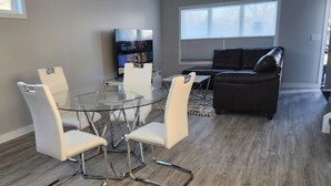 Unclassified image, 4 of 16, button - ChessKings Executive Suite - 3 Bedroom (Winnipeg)