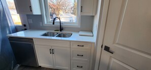 Executive Apartment | Private kitchen | Dishwasher, cookware/dishes/utensils - ChessKings Executive Suite - 3 Bedroom (Winnipeg)