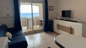 TV - T2 Apartment in Banyuls, terrace, parking, WIFI (Banyuls-sur-Mer)