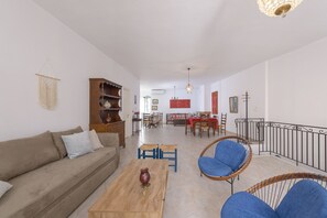 Residenza Superior | Area soggiorno | Smart TV