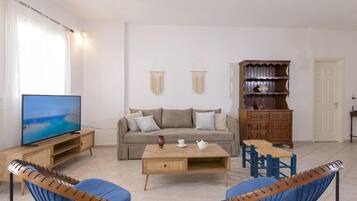 Apartment (2 Bedrooms) | Wohnbereich