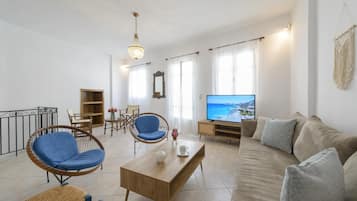 Apartment (2 Bedrooms) | Wohnbereich | Smart-TV