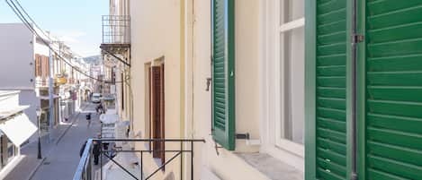 Superior Townhome | Balcony