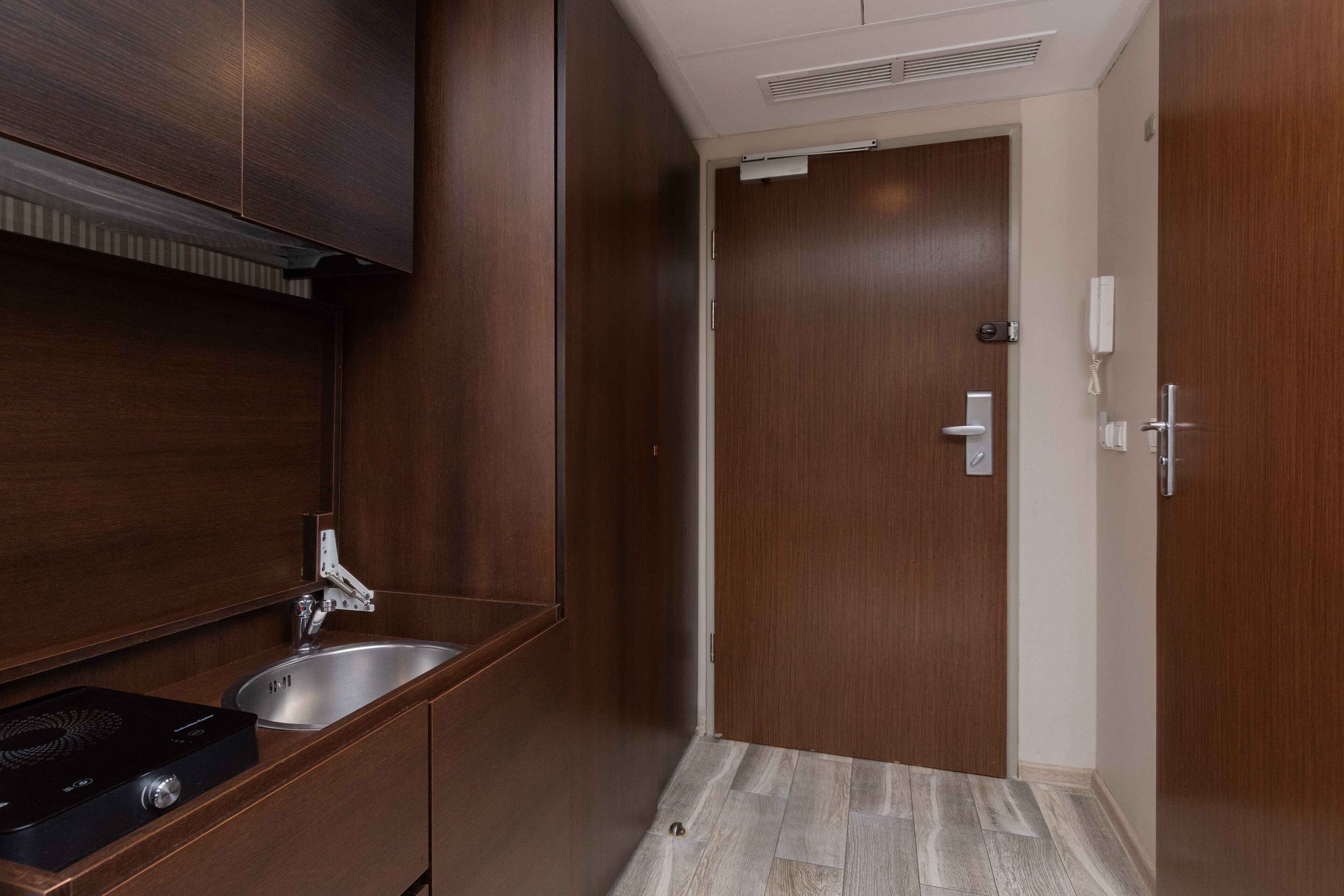 Studio, Balcony, Beachside | Private kitchen | Cookware/dishes/utensils, freezer