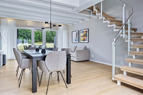 Großes Maisonette-Ferienapartment in Toplage an der Ostsee mit Terrasse & Balkon