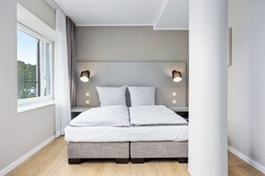 2 bedrooms, iron/ironing board, free WiFi