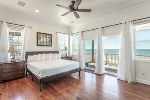 3 bedrooms, iron/ironing board, free WiFi, bed sheets - Beachfront, Pool, Spa, Pet Friendly, Elevator, Decks, fire pit, Games! (Saint George Island)