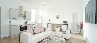 Stunning 2 Bedroom Seafront Flat