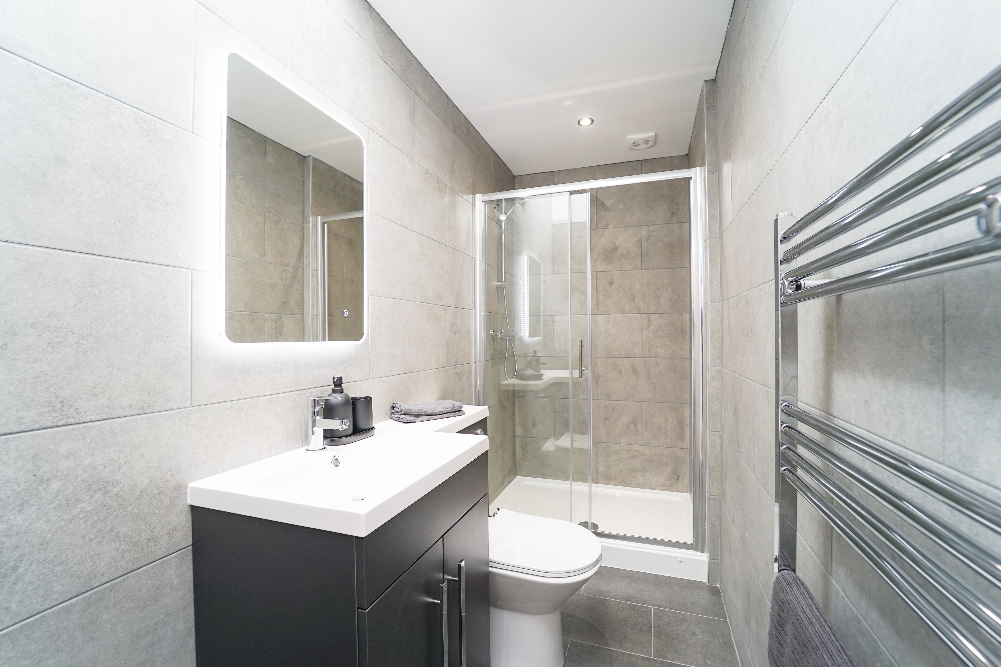 Stunning 2 Bedroom Seafront Flat