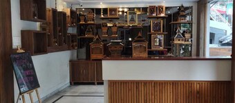 Mahesh Hotel & Restaurant