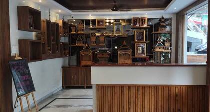 Mahesh Hotel & Restaurant