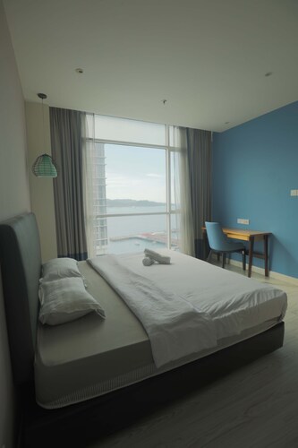 Amazing Seaview Hotel Room Kkcity Center Rooftop Swimming Pool