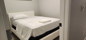 Executive Apartment | 2 bedrooms, blackout drapes, iron/ironing board, free WiFi