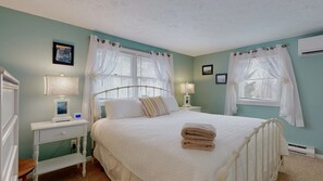 4 bedrooms, iron/ironing board, free WiFi, bed sheets - Afterdune Delight by Bayley Vacation Rentals (Old Orchard Beach)