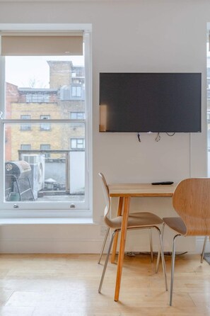 Basic-Apartment, 1 Doppelbett und Schlafsofa | Speisen