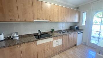 冰箱、微波炉、烤箱、洗碗机